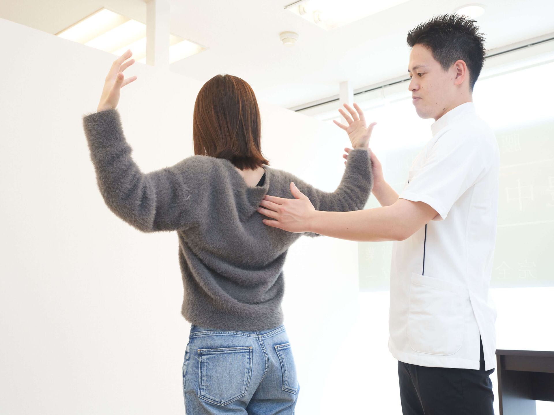 姿勢矯正　セルフストレッチ